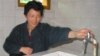 지난 2005년 북한 평양 인근의 한 농장에서 북한 주민이 외부 지원으로 지어진 수도시설을 이용하고 있다. (자료사진)