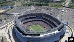 国际足球联合会（FIFA）周日（2月4日）宣布，2026年世界杯决赛将在位于纽约市郊外新泽西州的“大都会人寿”体育场（MetLife Stadium）举行。（美联社资料图）