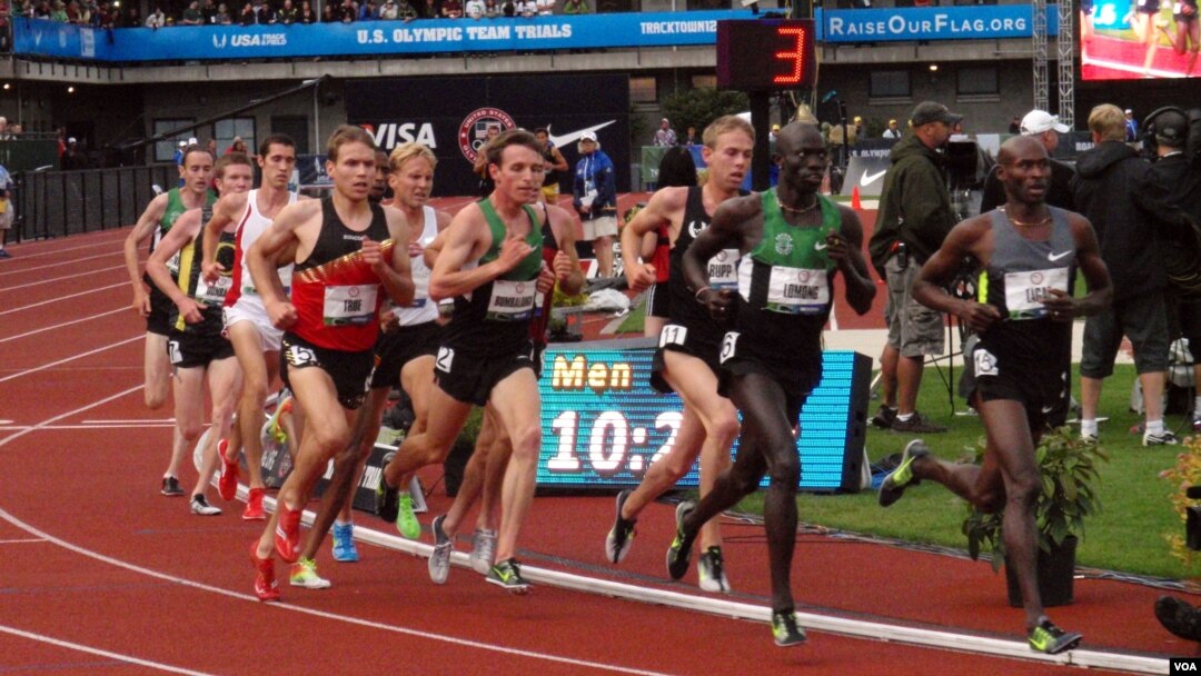  Lopez Lomong (second from right) racing at the 2012 US Olympic Team Trials in Eugene, Oregon. (T. Banse/VOA) 