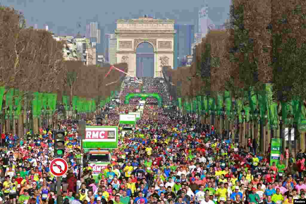 2016年4月3日，巴黎凯旋门下，爱丽舍大道的长跑者