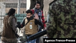 مرکز خبرنگاران افغانستان از جنوری تا پایان جون امسال ۸۹ مورد نقض حقوق خبرنگاران و رسانه‌ها در افغانستان را ثبت کرده است.