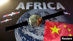 中國國旗、“非洲”字樣與衛星模型的圖示。
