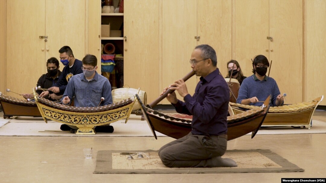 Priwan Nanongkhan teaches a group of American students in a Thai ensemble at Kent State University, OH. 
