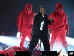 Kendrik Lamar "Gremmi" mukofoti taqdimotidagi ijrosi. 28-yanvar, 2018-yil.