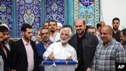 Kandidati Saeed Jalili duke votuar në Teheran, 28 qershor, 2024.