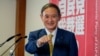 14일 일본 집권 자민당 총재로 선출된 스가 요시히데 관방장관이 도쿄 당사에서 기자회견을 했다.