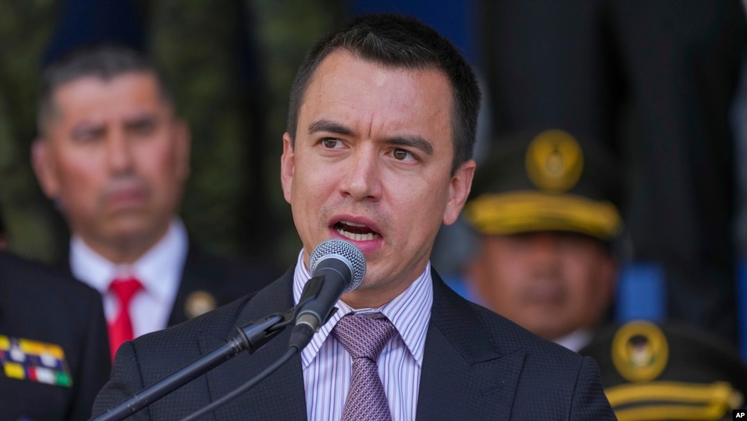 ARCHIVO - El presidente de Ecuador, Daniel Noboa, habla durante un acto oficial en Quito, el 22 de enero de 2024.