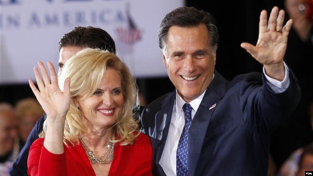 Tras la victoria, Mitt Romney habló ante sus partidarios junto a su esposa Ann.