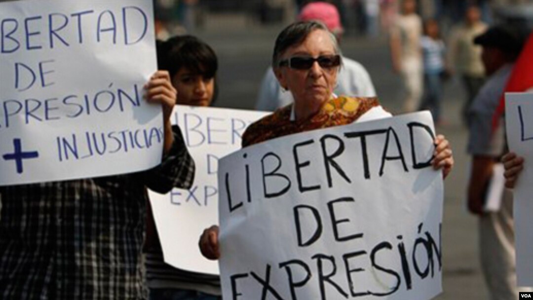 Como forma de protegerse, los periodistas ejercen la autocensura para evitar además ser utilizados por las bandas de criminales.