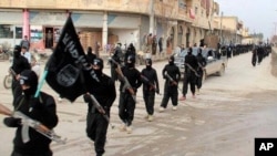 이슬람 과격 단체 '이라크 이슬람국가 레번트(ISIL)' 소속 회원들. (자료사진)