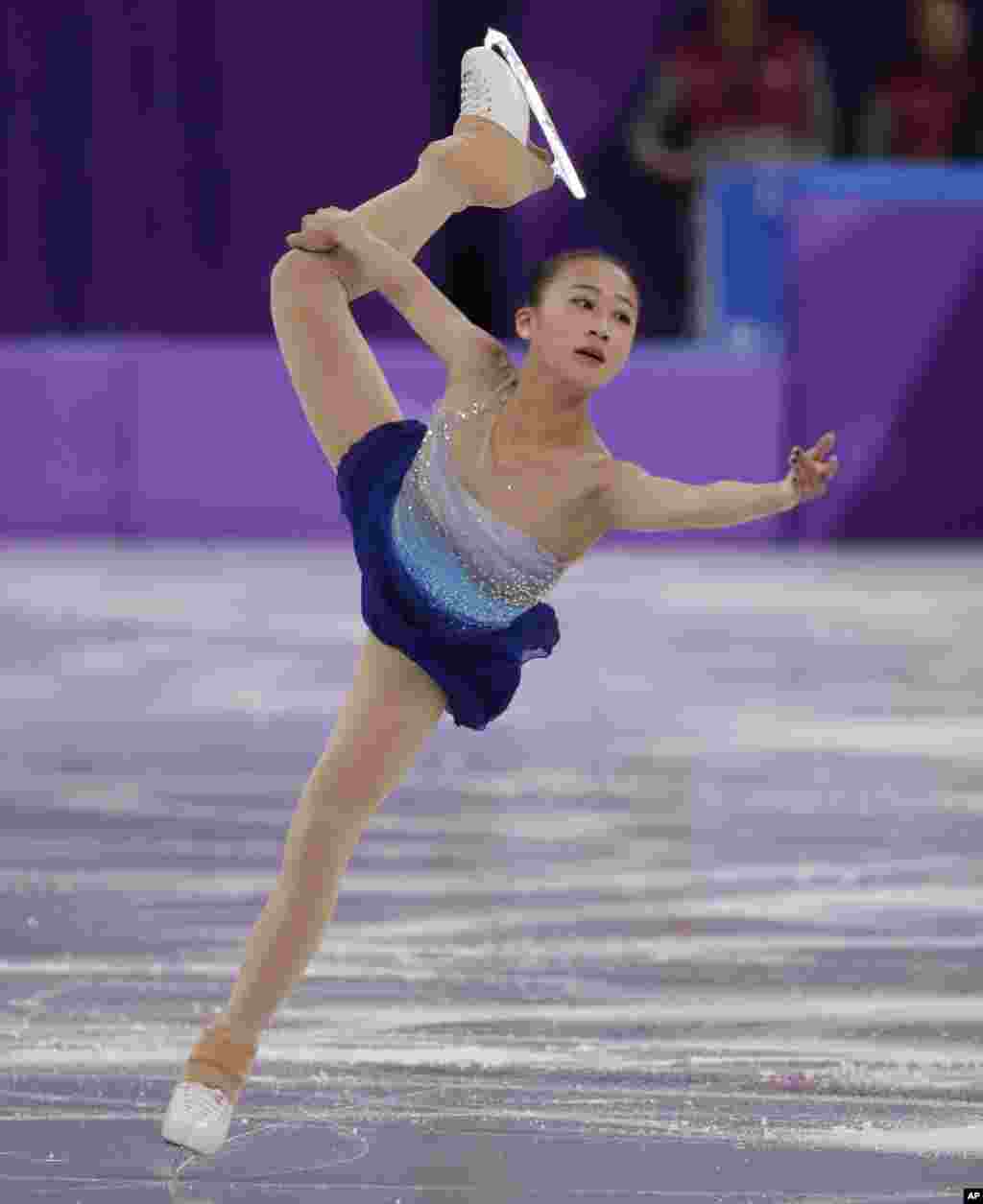 2018年2月11日，在韩国江陵举行的2018年冬季奥运会上，中国的李香凝在女子单人花样滑冰短节目中表演。中国队在平昌冬奥会的花样滑冰比赛里没有得到奖牌。后来在单板滑雪女子U型池决赛中，中国选手刘佳宇获得银牌，为中国代表团夺得本届冬奥会的第一枚奖牌。