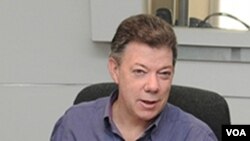 El presidente colombiano, Juan Manuel Santos, visita España acompañado por miembros de su gabinete.