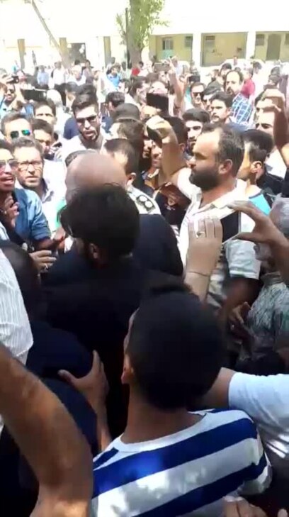 Khorramshar, Iran, Residents Confront Governor