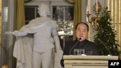 Mo Yan speaks at the Royal Swedish Academy in Stockholm December 7, 2012.