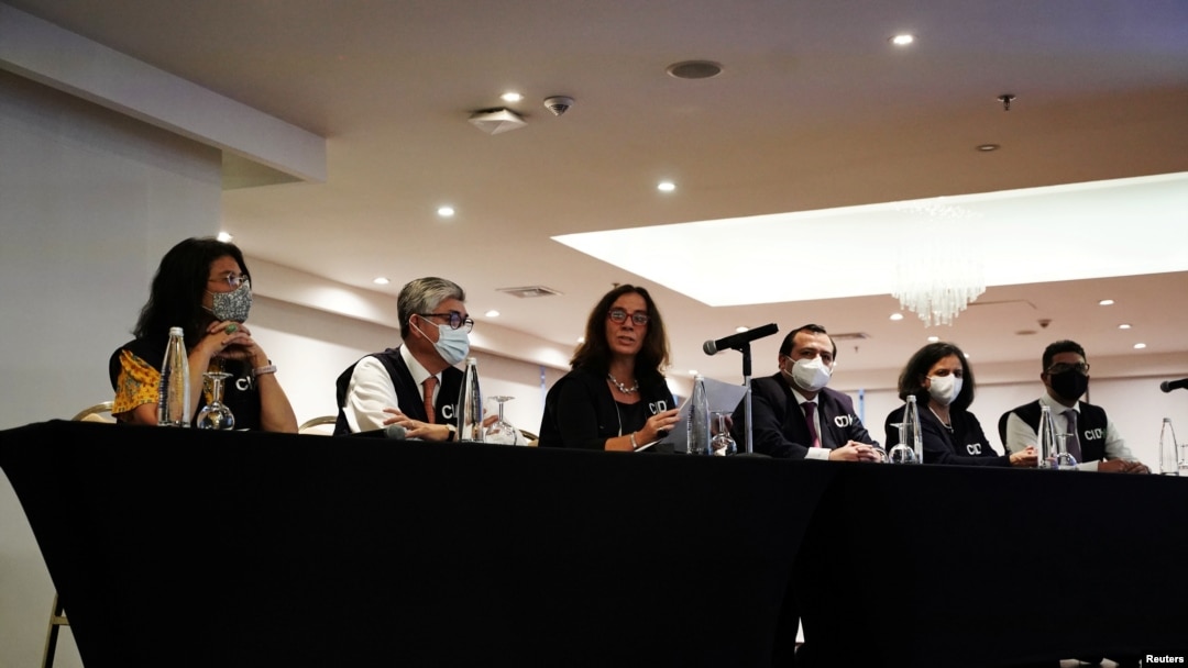 La delegación de la Comisión Interamericana de Derechos Humanos (CIDH) ofrece una conferencia de prensa en Bogotá, Colombia, el 7 de junio de 2021.