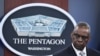 Secretário da Defesa dos EUA, Lloyd Austin, em conferência de imprensa no Pentágono, em Washington, a 1 de fevereiro de 2024.