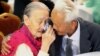 South Korean Kwon O-Hui (L) cries with her North Korean relative Ri Han-Sik (R) as they bid farewell following their three-day separated family reunion meeting at the Mount Kumgang resort on the North's southeastern coast, Oct. 22, 2015.