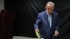 El presidente Recep Tayyip Erdogan emite su voto en las elecciones presidenciales y legislativas de Turquía el 14 de mayo de 2023.