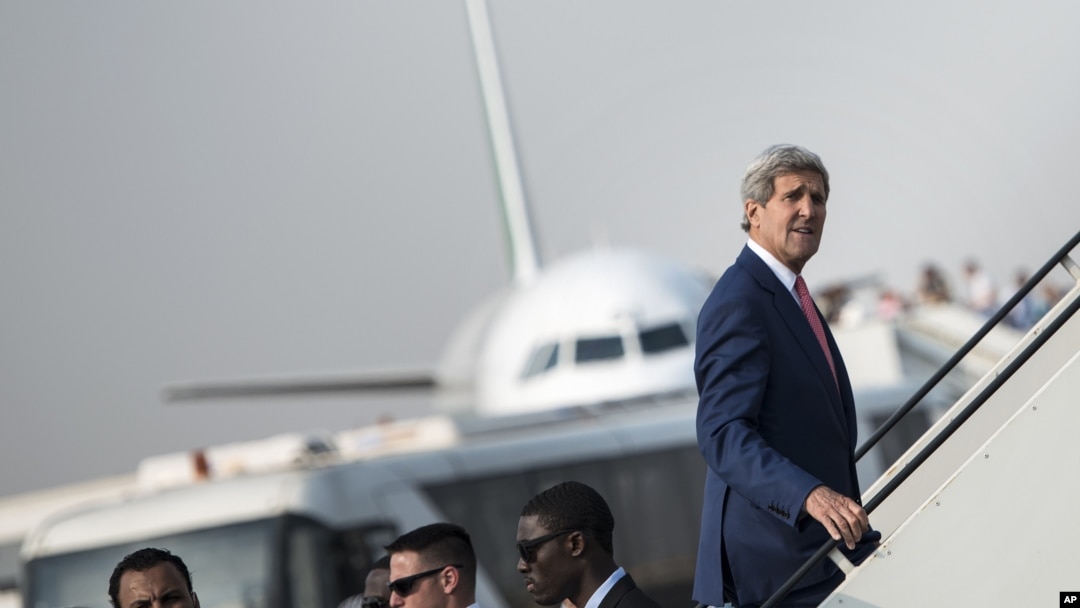 ABD Dışişleri Bakanı John Kerry Ortadoğu gezisinin son durağı Mısır'dan ayrılırken