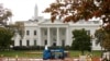 Wani Ya Tunkari Fadar White House Da Ikirarin Cewa Yana Dauke Da Bom