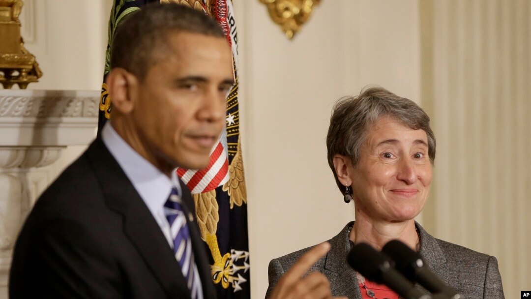 El presidente Barack Obama dijo que Sally Jewell, del estado de Washington, tiene amplia experiencia en la conservación de tierras públicas, agua y vida silvestre.