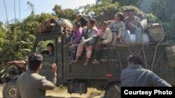 ကချင်စစ်ဘေးရှောင်ဒုက္ခသည်များ (ဓါတ်ပုံ-ခွန်ဂျာ)