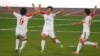 지난해 9월 인천 아시안게임 여자 축구 준결승전에서 한국을 꺽고 결승에 진출하게 된 북한 선수팀이 환호하고 있다. (자료사진)