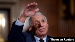 El doctor Anthony Fauci dijo que Estados Unidos tiene los “medios” para evitar más contagios y muertes, pero el problema son los 80 millones de personas en el país que no están vacunadas.