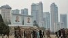 평양 시내(위)와 평양 외곽지역 풍경.