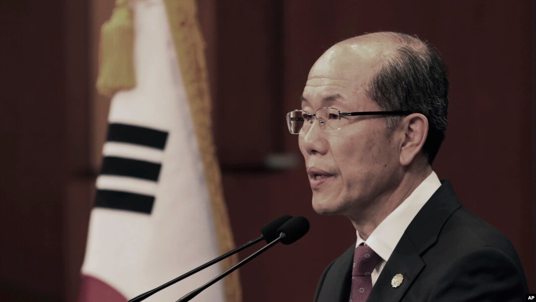 김유근 국가안보실 1차장이 22일 청와대에서 한일 군사정보보호협정(GSOMIA·지소미아) 관련 브리핑을 하고 있다.