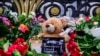 俄罗斯驻柏林大使馆外为莫斯科音乐厅恐袭死难者设立的临时记念场所。 （2024年3月22日）