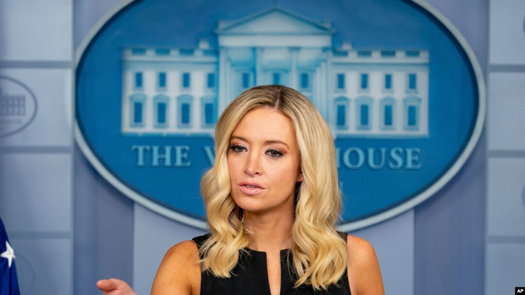 La portavoz de la Casa Blanca, Kayleigh McEnany, se dirige a los periodistas durante la rueda de prensa del martes 22 de septiembre de 2020.