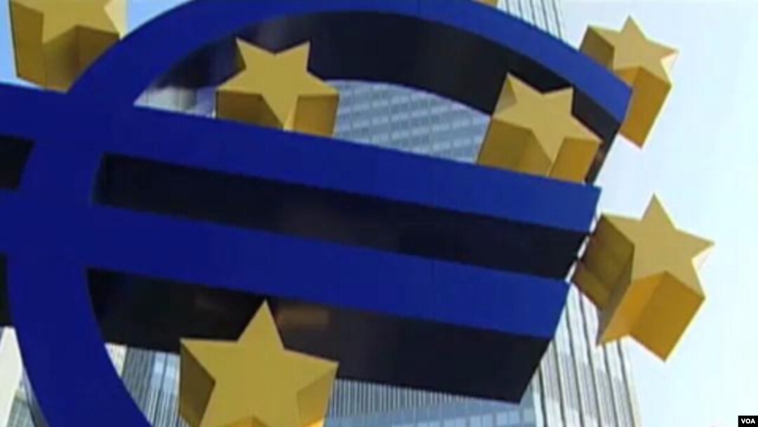 Cuando el euro "€" se hizo realidad, la política monetaria pasó a ser responsabilidad del Banco Central Europeo (BCE).