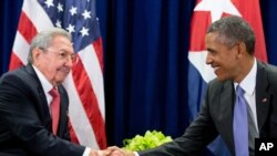 Castro e Obama, na sede das Nações Unidas, 2015. 